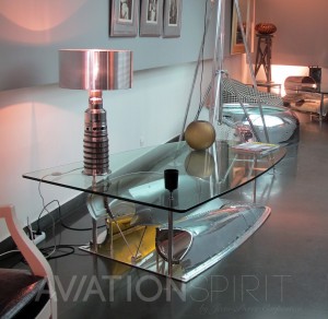 TABLE BASSE PORTE TRAIN ATTERRISSAGE AVION 